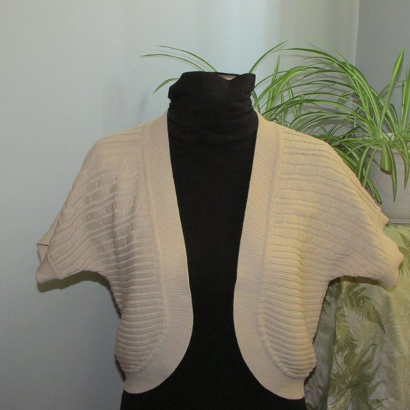 Peter Nygard Petites Cropped Knit Cardigan Sweater Shrug - Picture 2 of 12